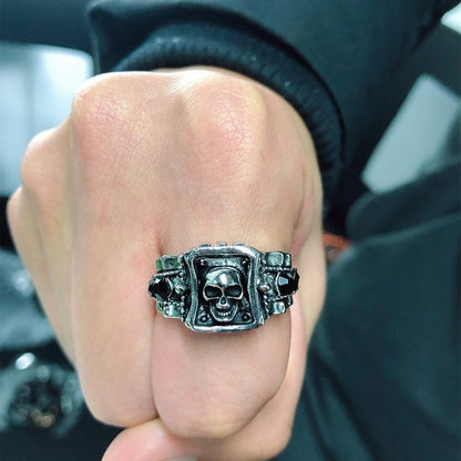 Throne Seeker Skull Ring