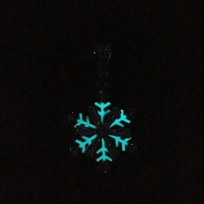 European Hip Hop New Winter Spinning Snowflake Luminous Dripping Oil Pendant Ornaments