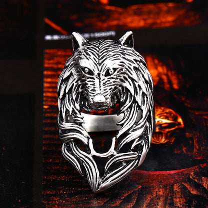 Wolven Majesty Ring