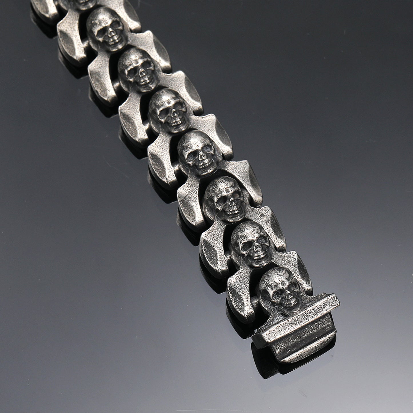 Tombbound Skull Bracelet