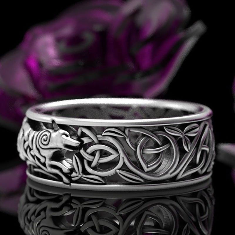 Regal Wolven Elegance Ring